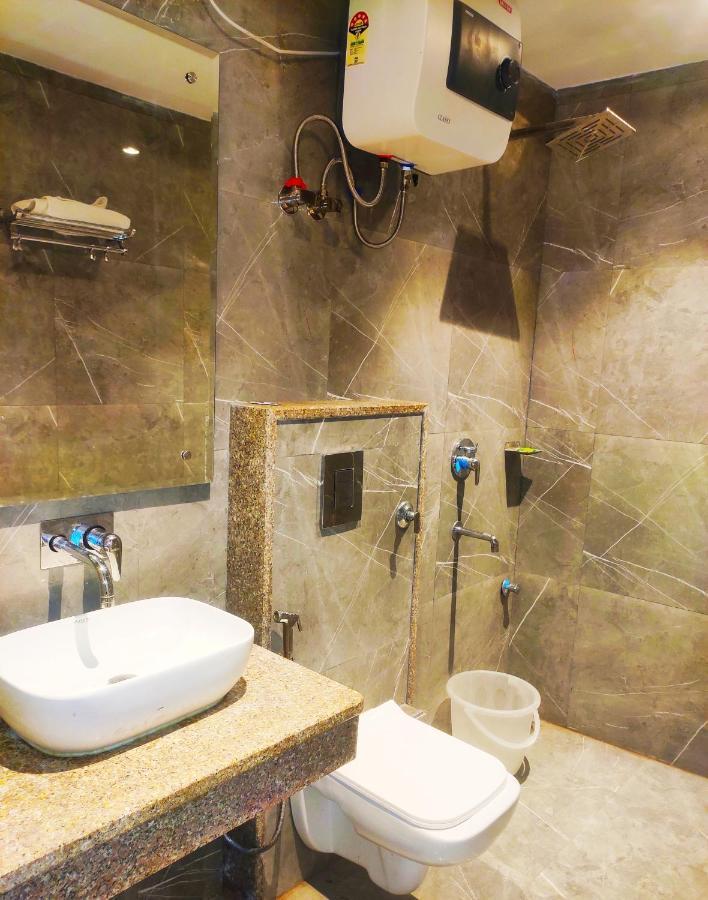 Hotel The Nilsa New Delhi Exterior photo